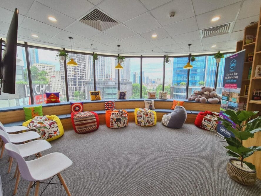 Kings Londra Dil Okulu video